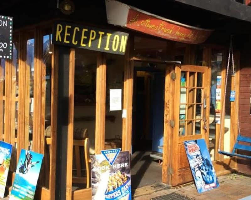 Southern Laughter Backpackers Queenstown Exterior photo